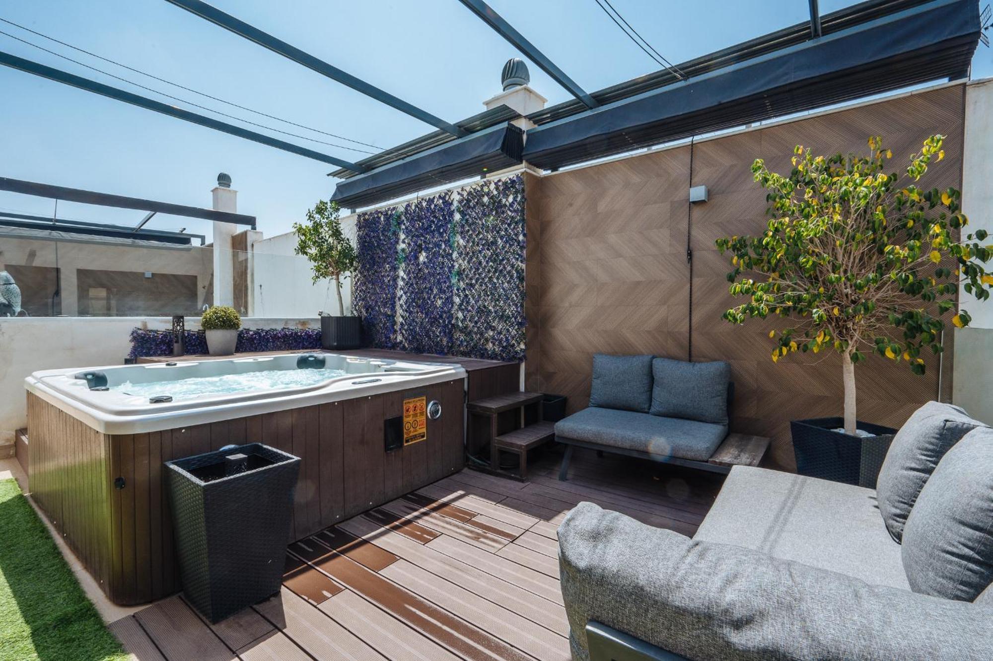 Elegant Duplex 3 Master Bedrooms And Private Севилья Экстерьер фото
