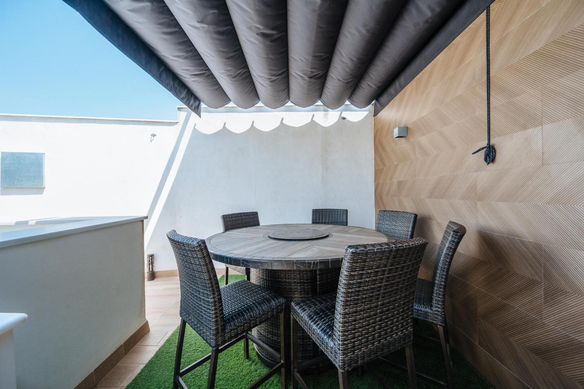 Elegant Duplex 3 Master Bedrooms And Private Севилья Экстерьер фото