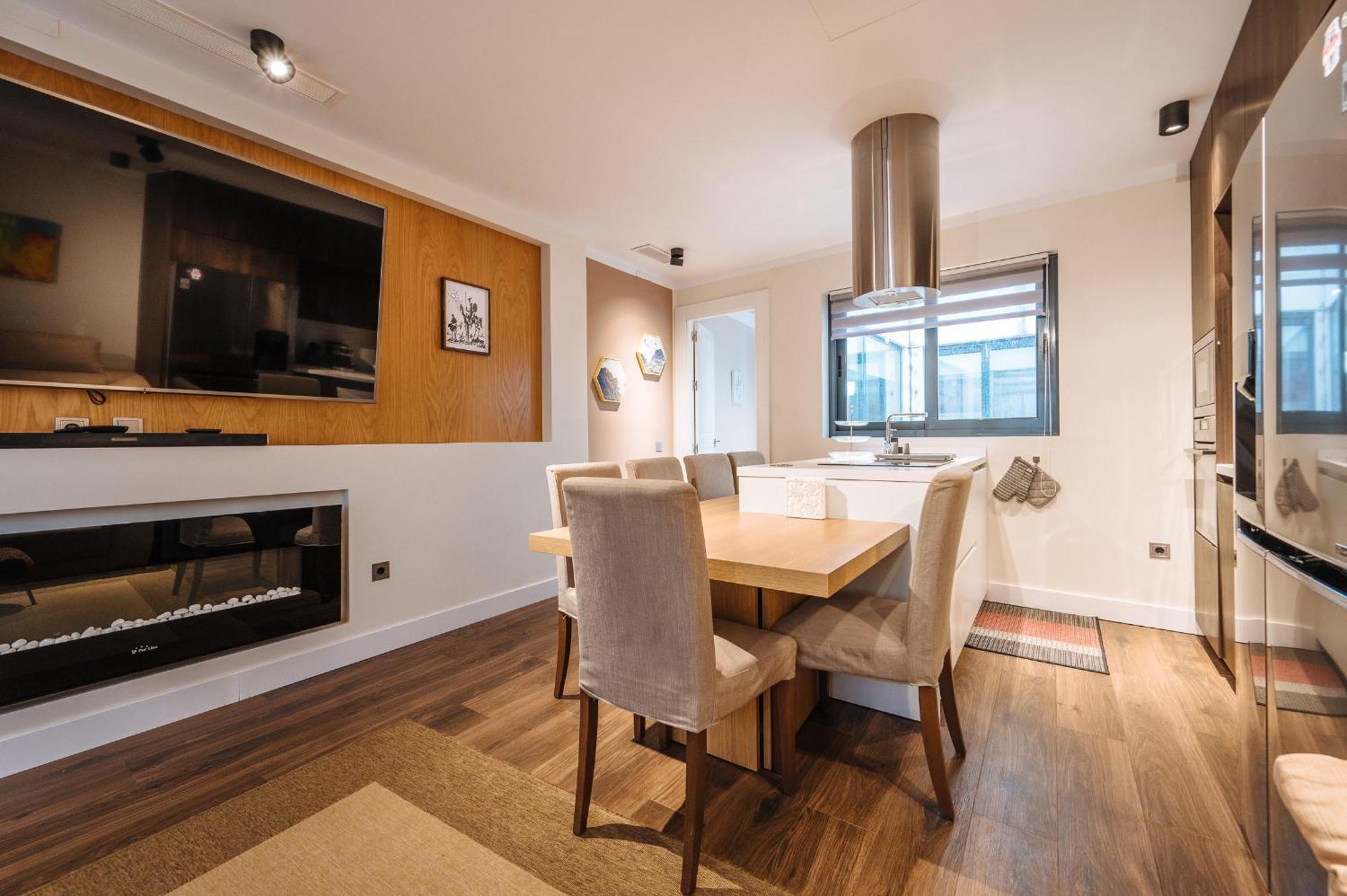 Elegant Duplex 3 Master Bedrooms And Private Севилья Экстерьер фото