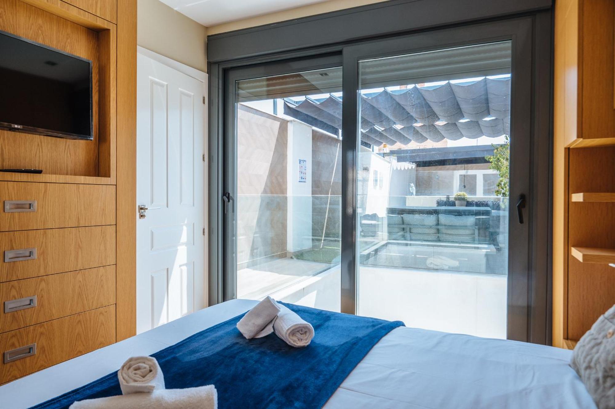 Elegant Duplex 3 Master Bedrooms And Private Севилья Экстерьер фото