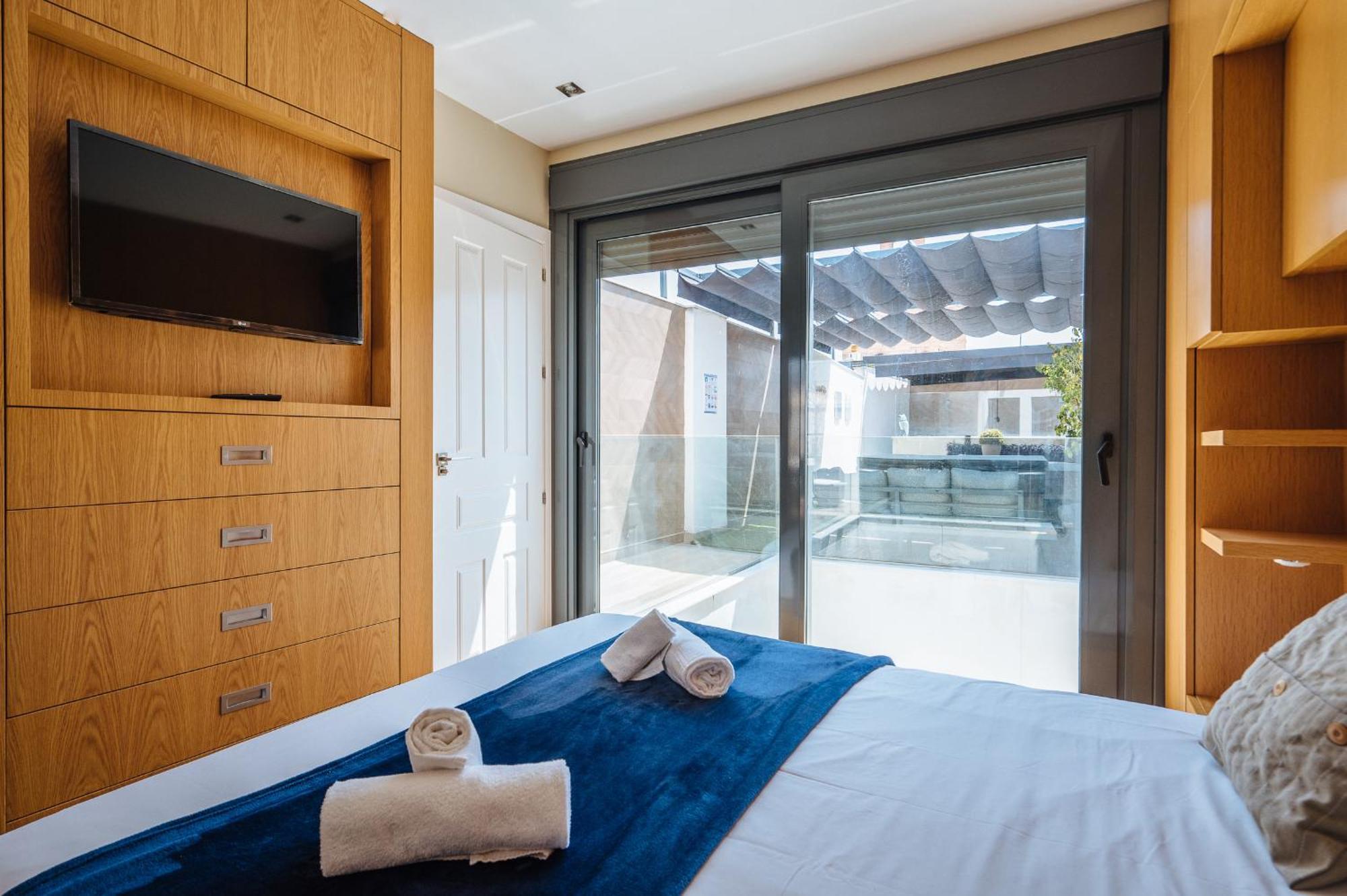 Elegant Duplex 3 Master Bedrooms And Private Севилья Экстерьер фото